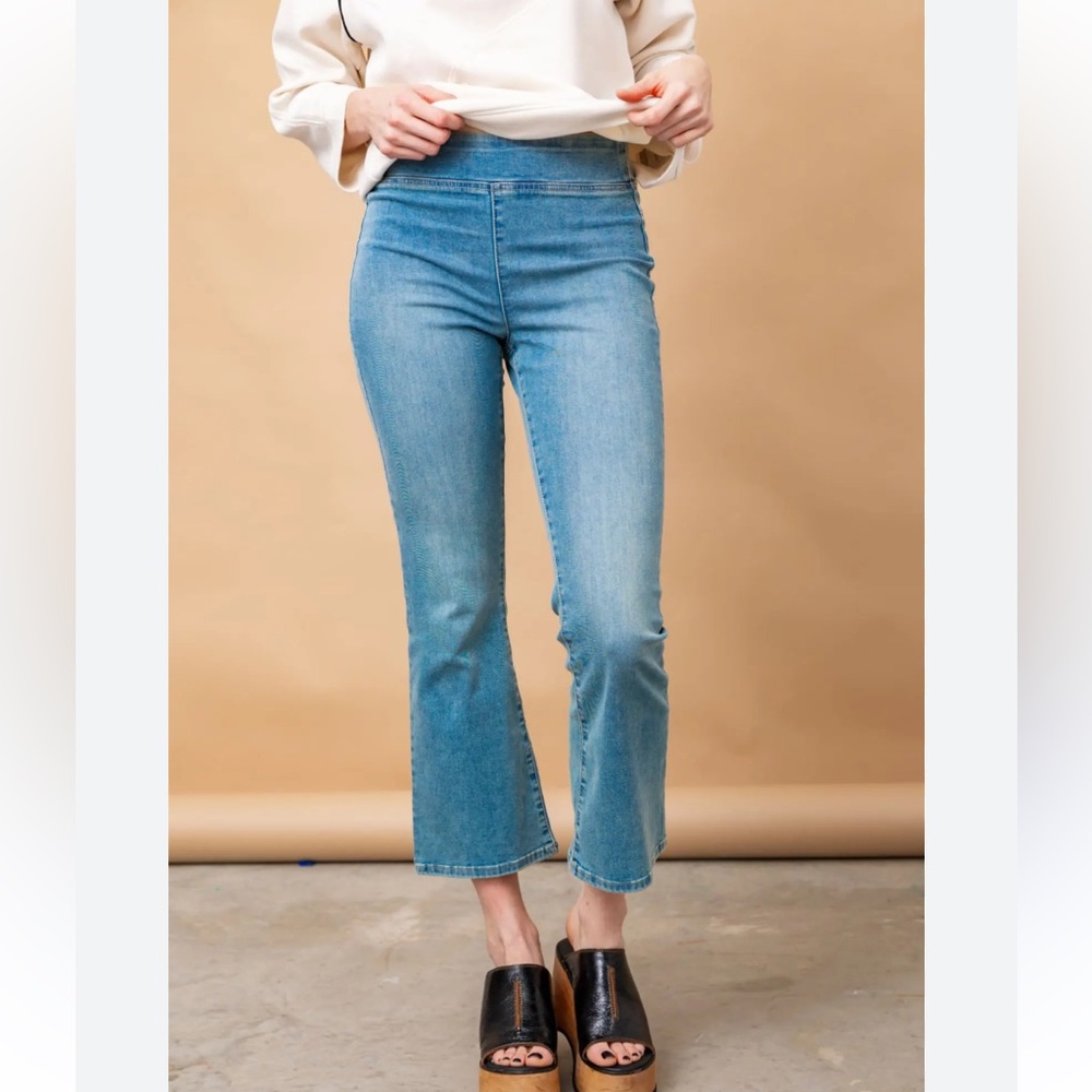 NWOT We The Free In My Feelings Mid Rise Crop Boot Jeans